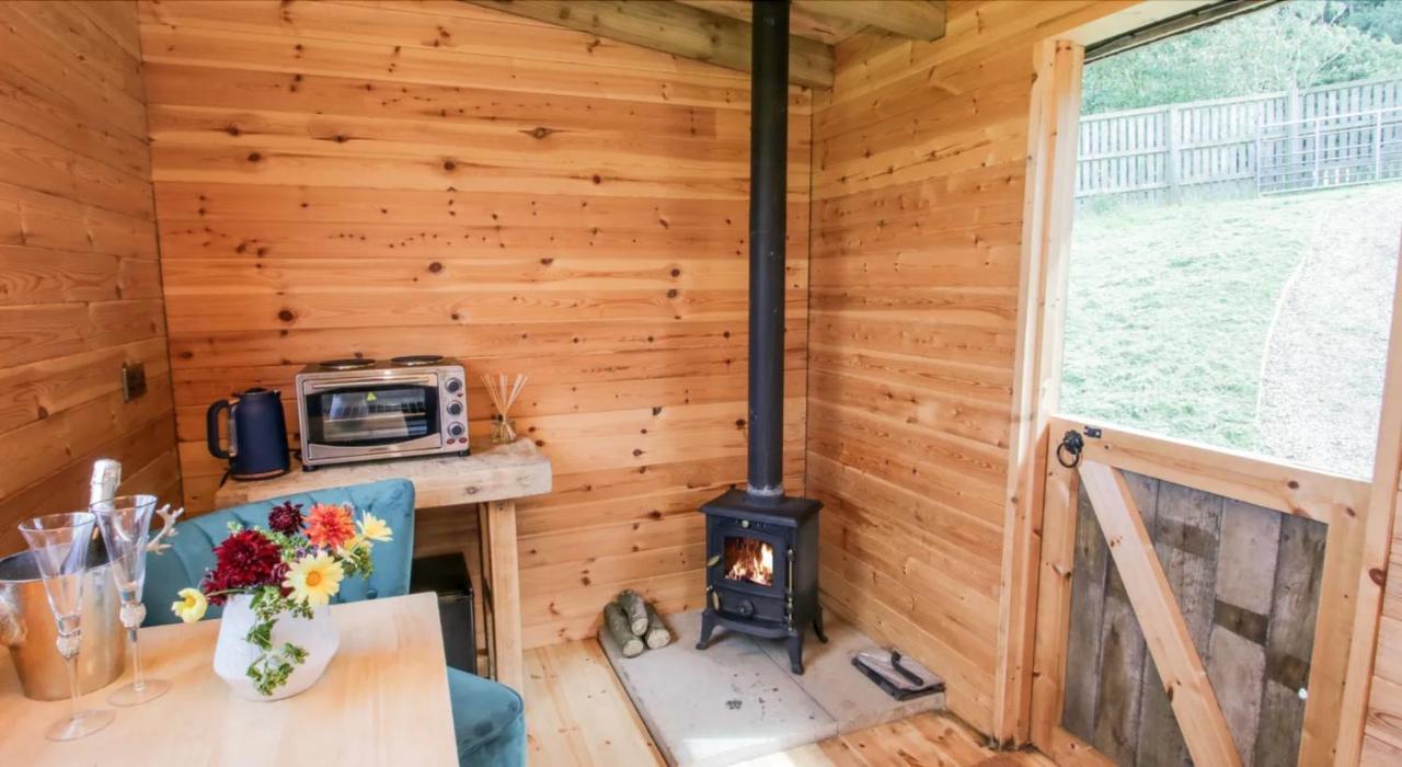 Shepherds Hut By Stepney Stays Scarborough Ngoại thất bức ảnh