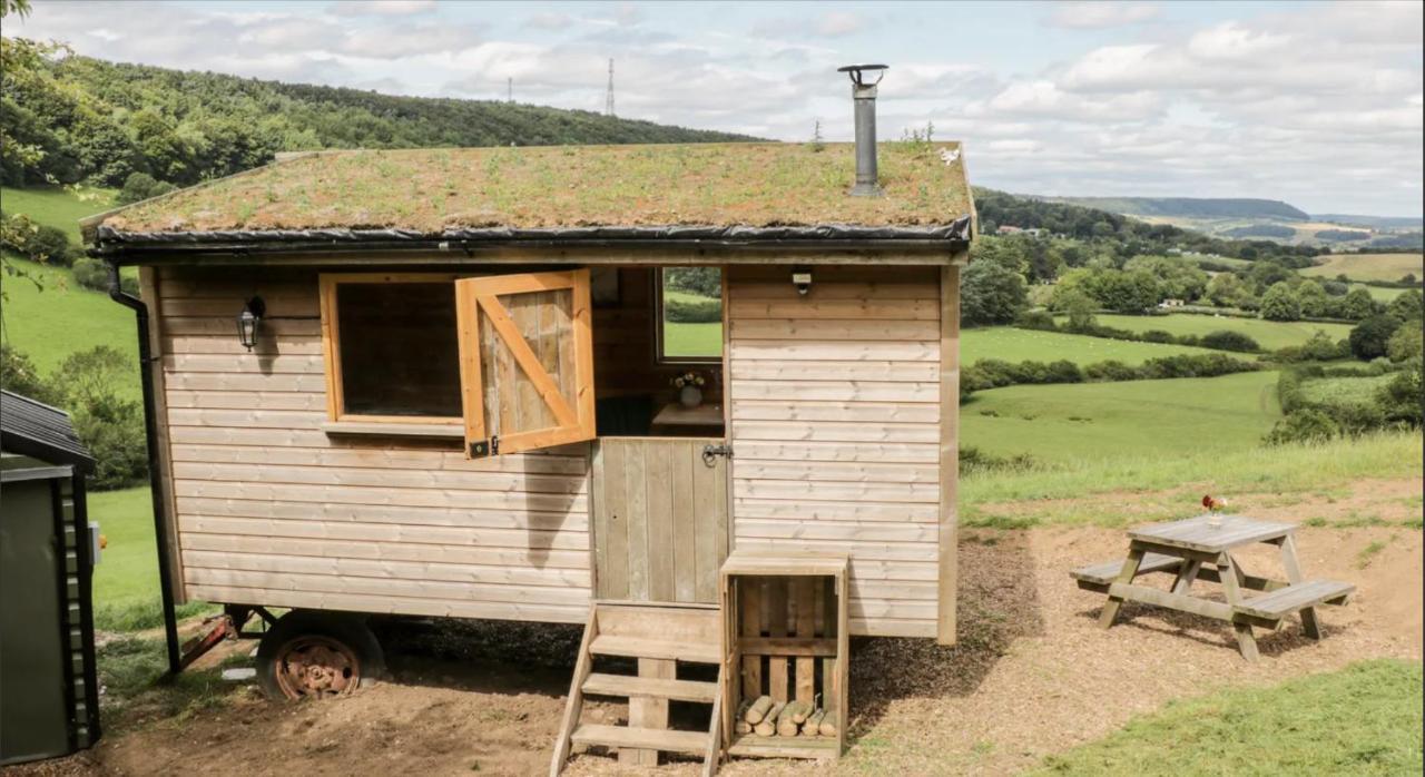 Shepherds Hut By Stepney Stays Scarborough Ngoại thất bức ảnh
